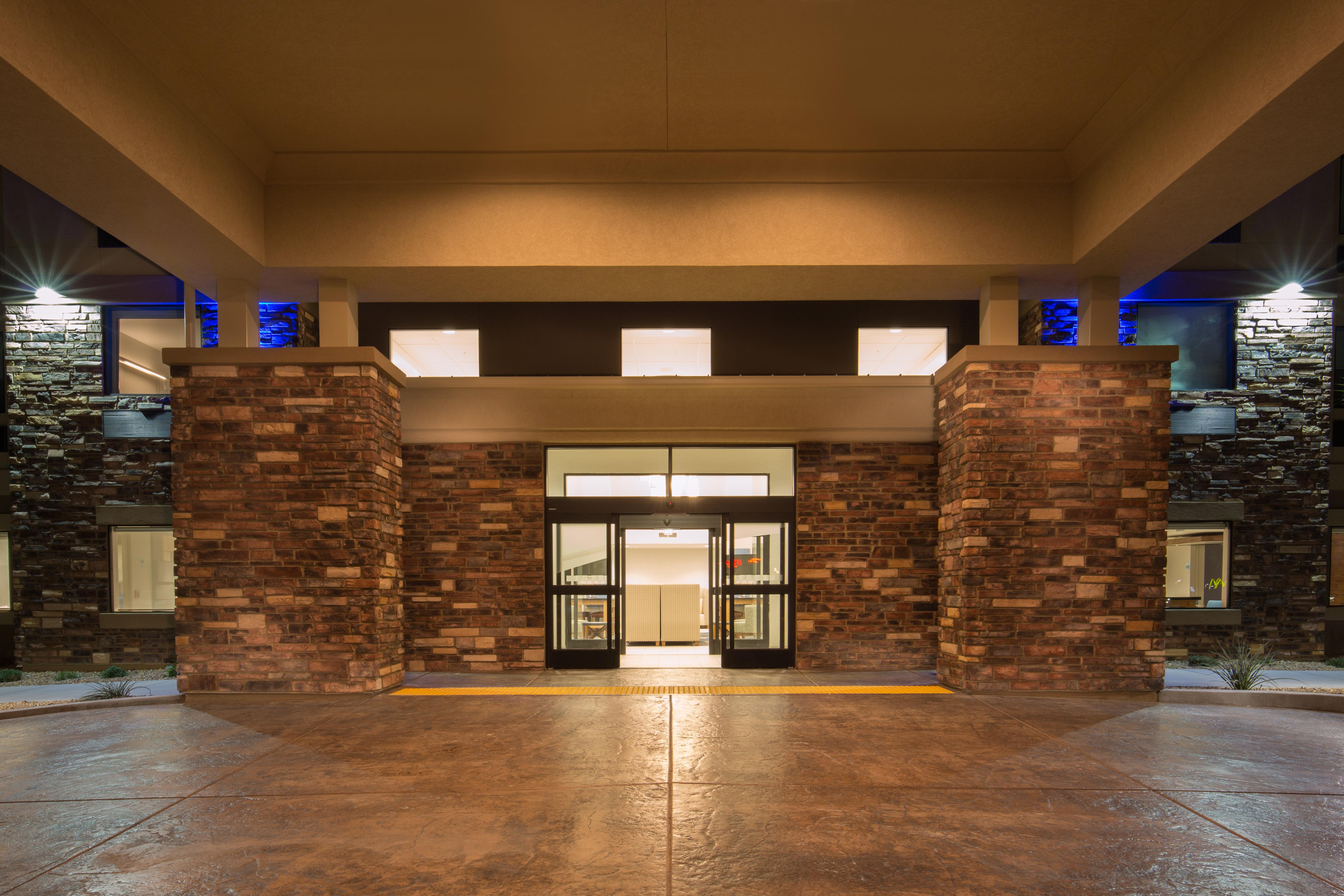 Holiday Inn Express & Suites Pahrump By Ihg Exterior foto